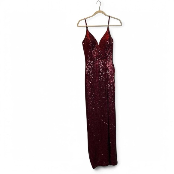 ✨ NWT B. Smart Burgundy Sequin Formal Gown – Junior’s Size 9/10 ✨ - Picture 4 of 10